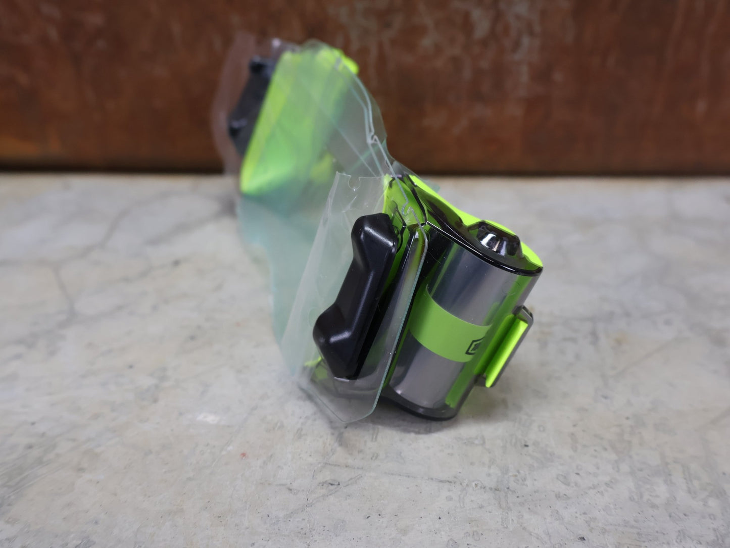 Brillen Zubehör & Ersatzteile von 100%, 100% – FORECAST ROLL - OFF KIT / SCHWARZ - NEON GELB / RACECRAFT 2 / ACCURI 2 / STRATA 2 vor USEDBIKES - OB.DE Hintergrund