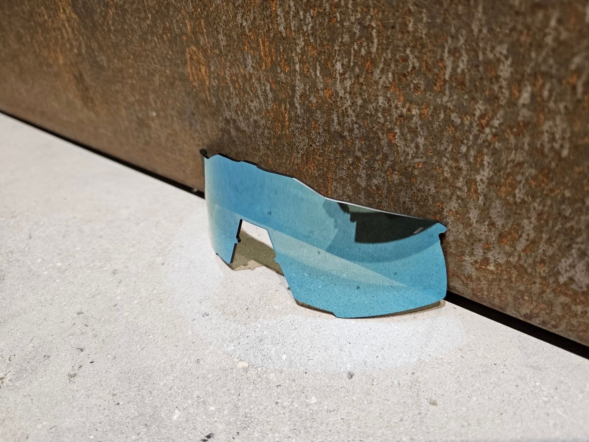 Brillen Zubehör & Ersatzteile von 100%, 100% SPEEDCRAFT REPLACEMENT LENSE BLUE TOPAZ MULTI LAYER MIRROR / BRILLENGLAS in variant_title vor USEDBIKES - OB.DE Hintergrund