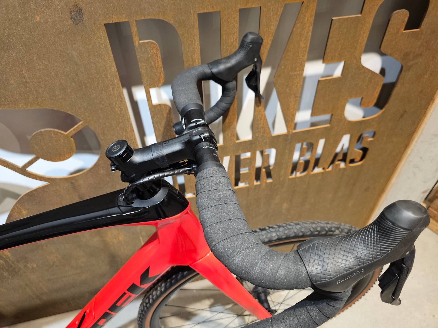 TREK DOMANE SL 6 CUSTOMBUILD / SHIMANO ULTEGRA DI2 / 58CM