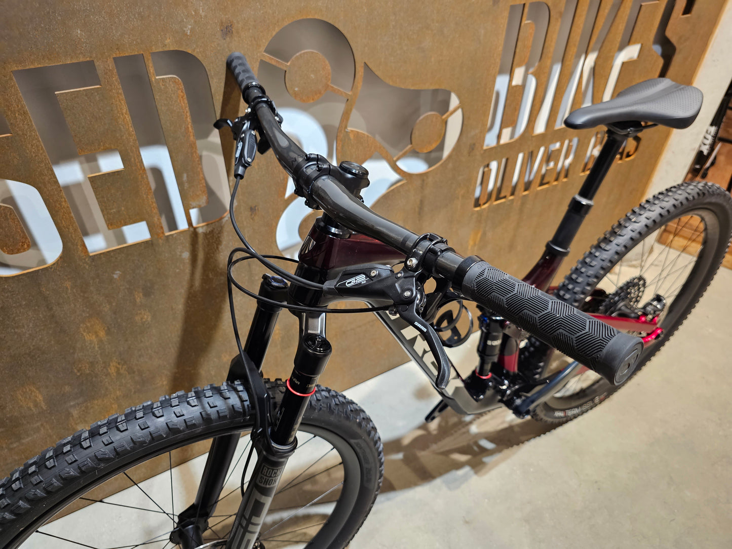 TREK TOP FUEL 9.8 AXS / S