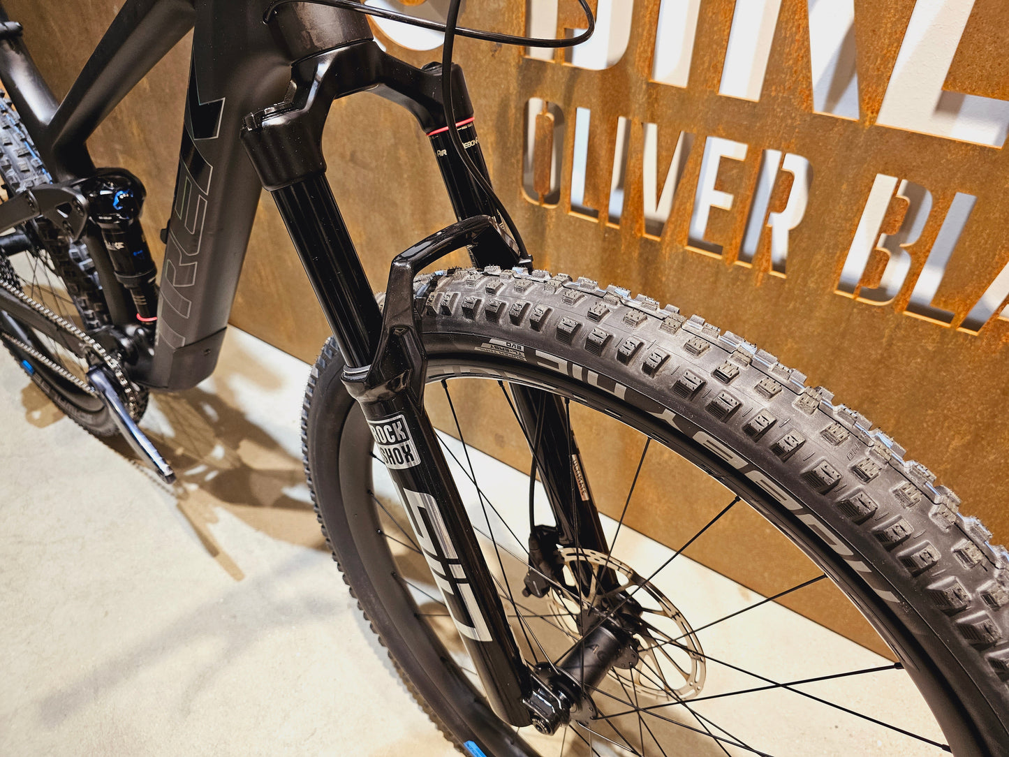 TREK TOP FUEL 9.8 AXS / M/L