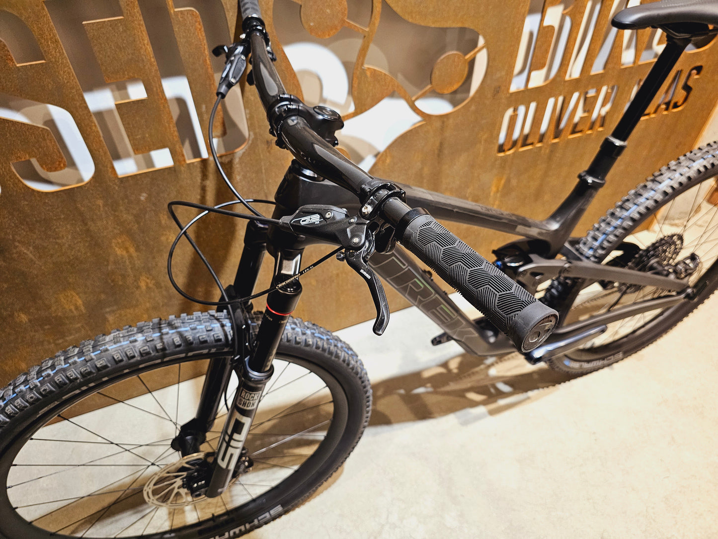 TREK TOP FUEL 9.8 AXS / M/L