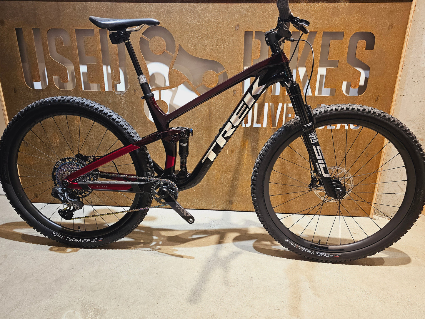 TREK TOP FUEL 9.9 AXS / M/L