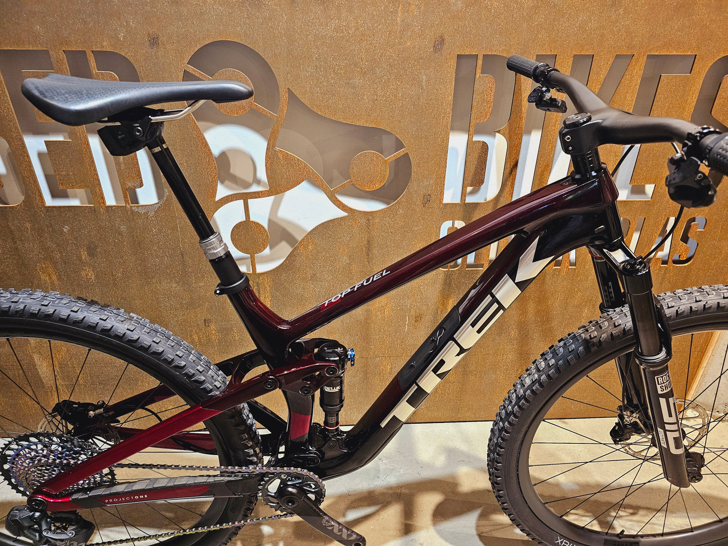 TREK TOP FUEL 9.9 AXS / M/L