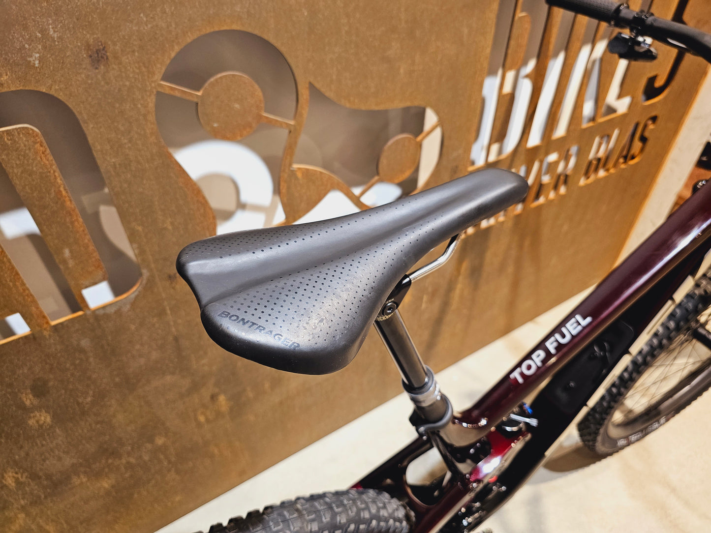 TREK TOP FUEL 9.9 AXS / M/L