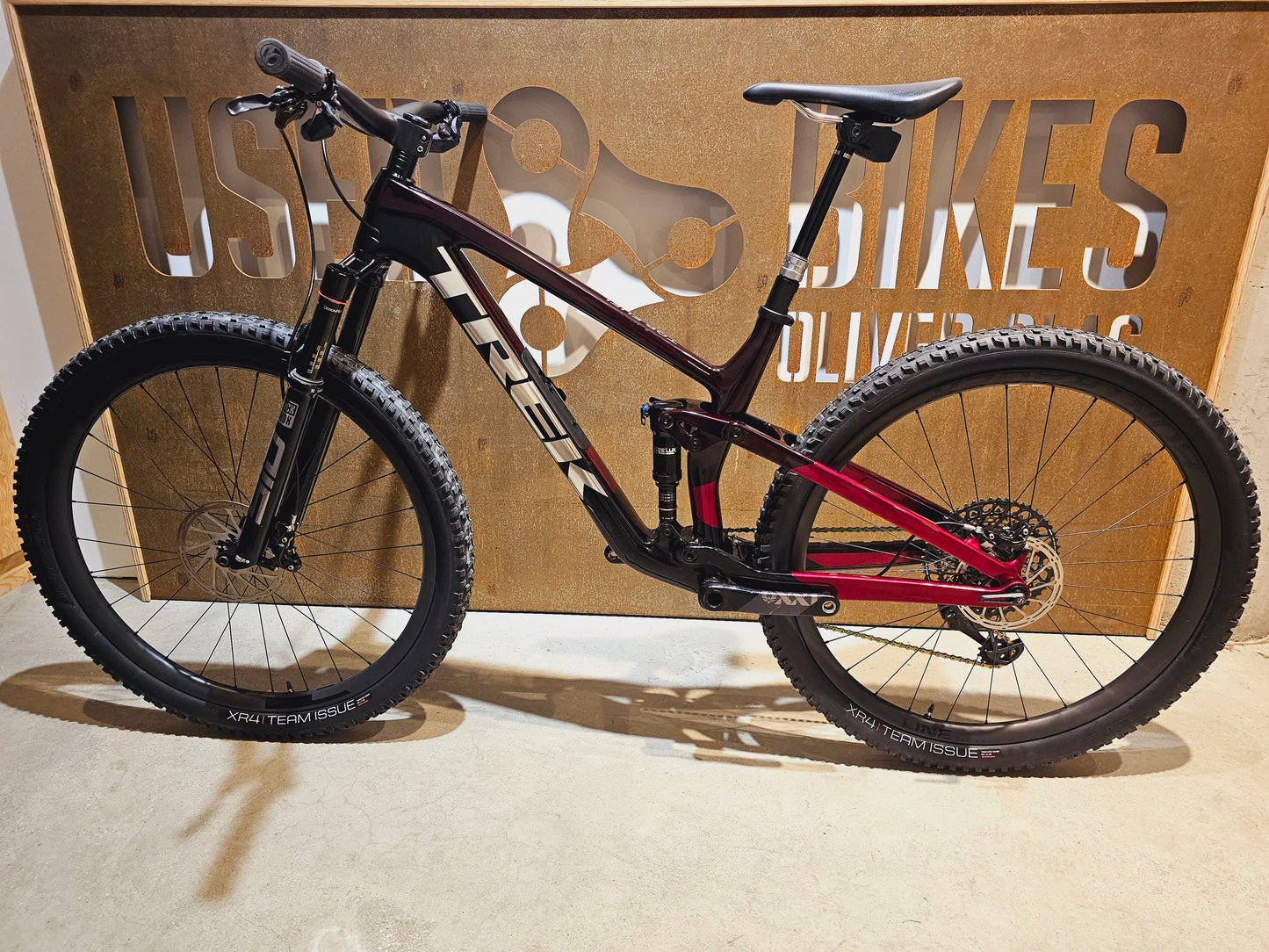 TREK TOP FUEL 9.9 AXS / M/L