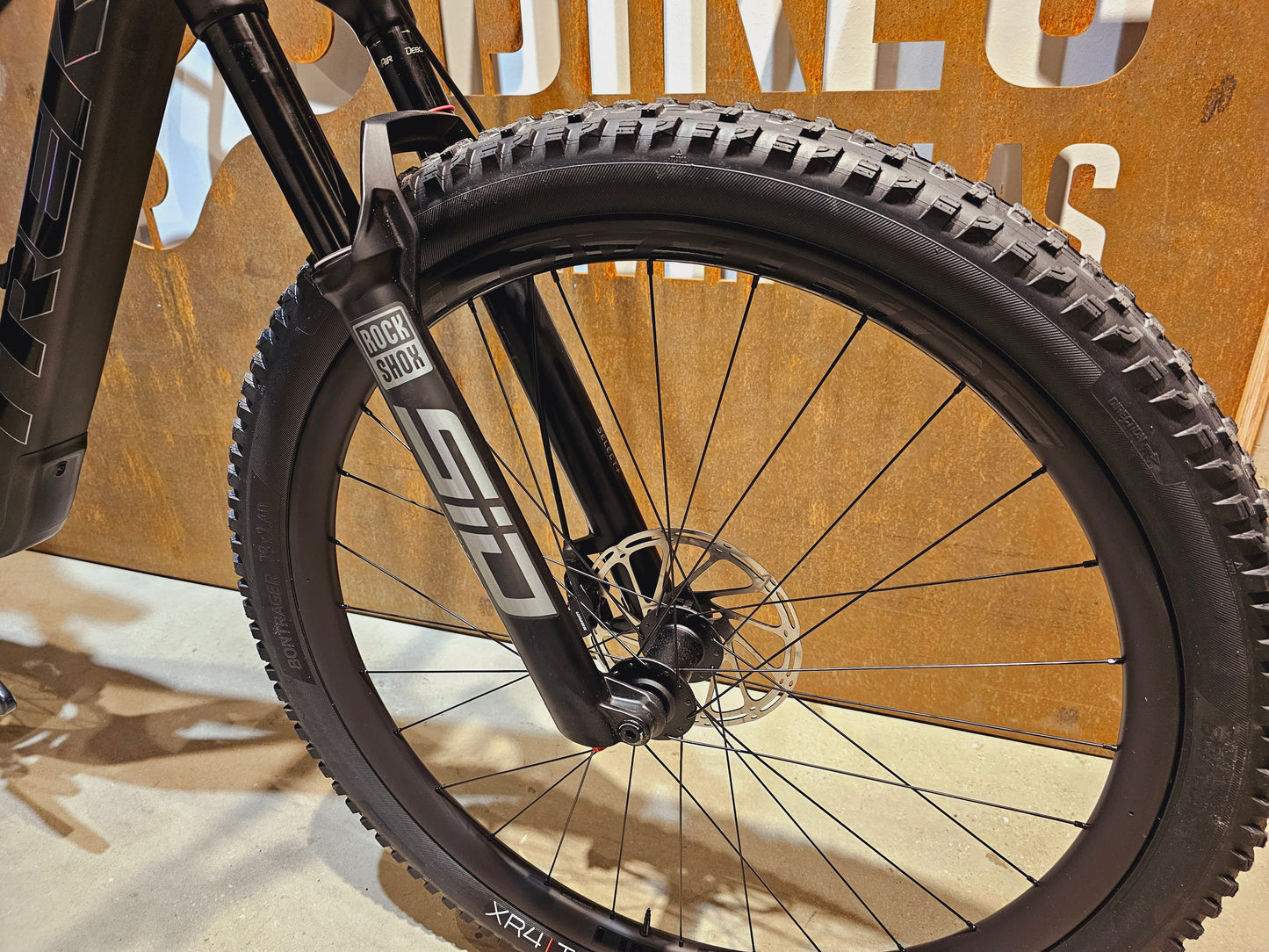 TREK TOP FUEL 9.8 AXS / L
