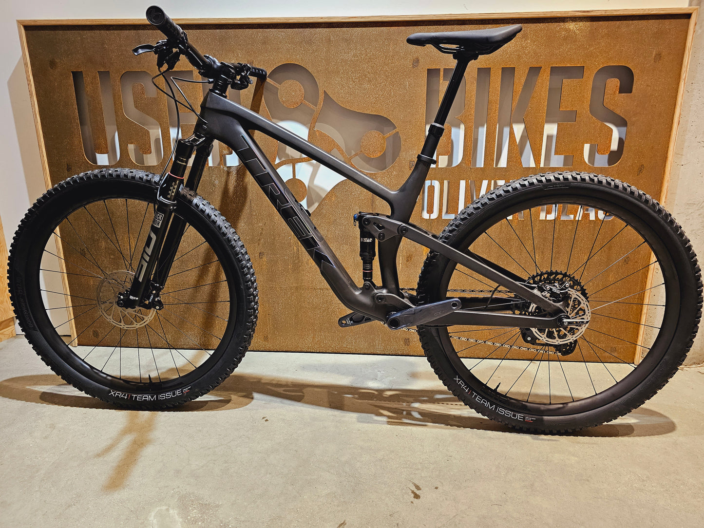 TREK TOP FUEL 9.8 AXS / L