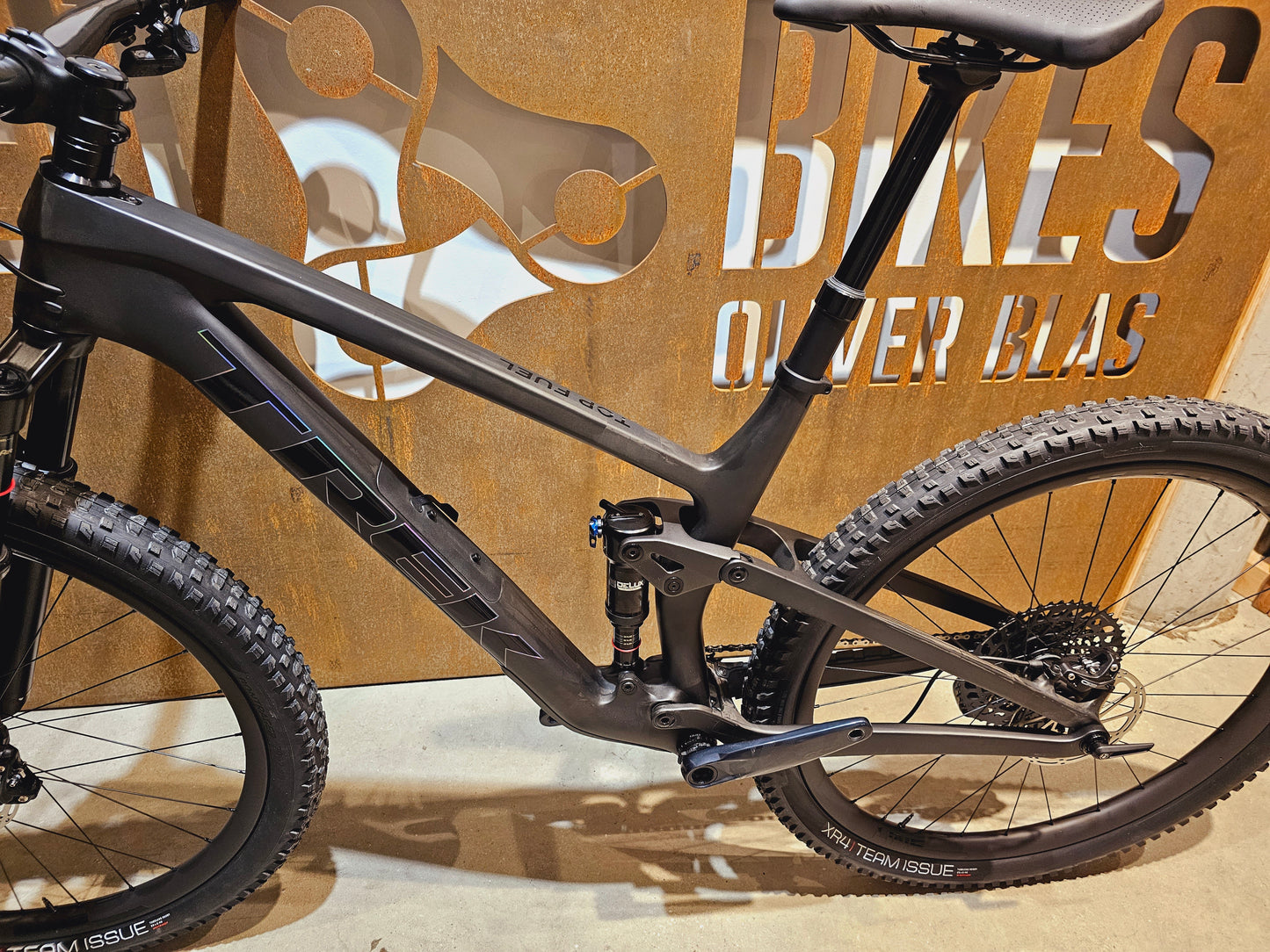TREK TOP FUEL 9.8 AXS / L