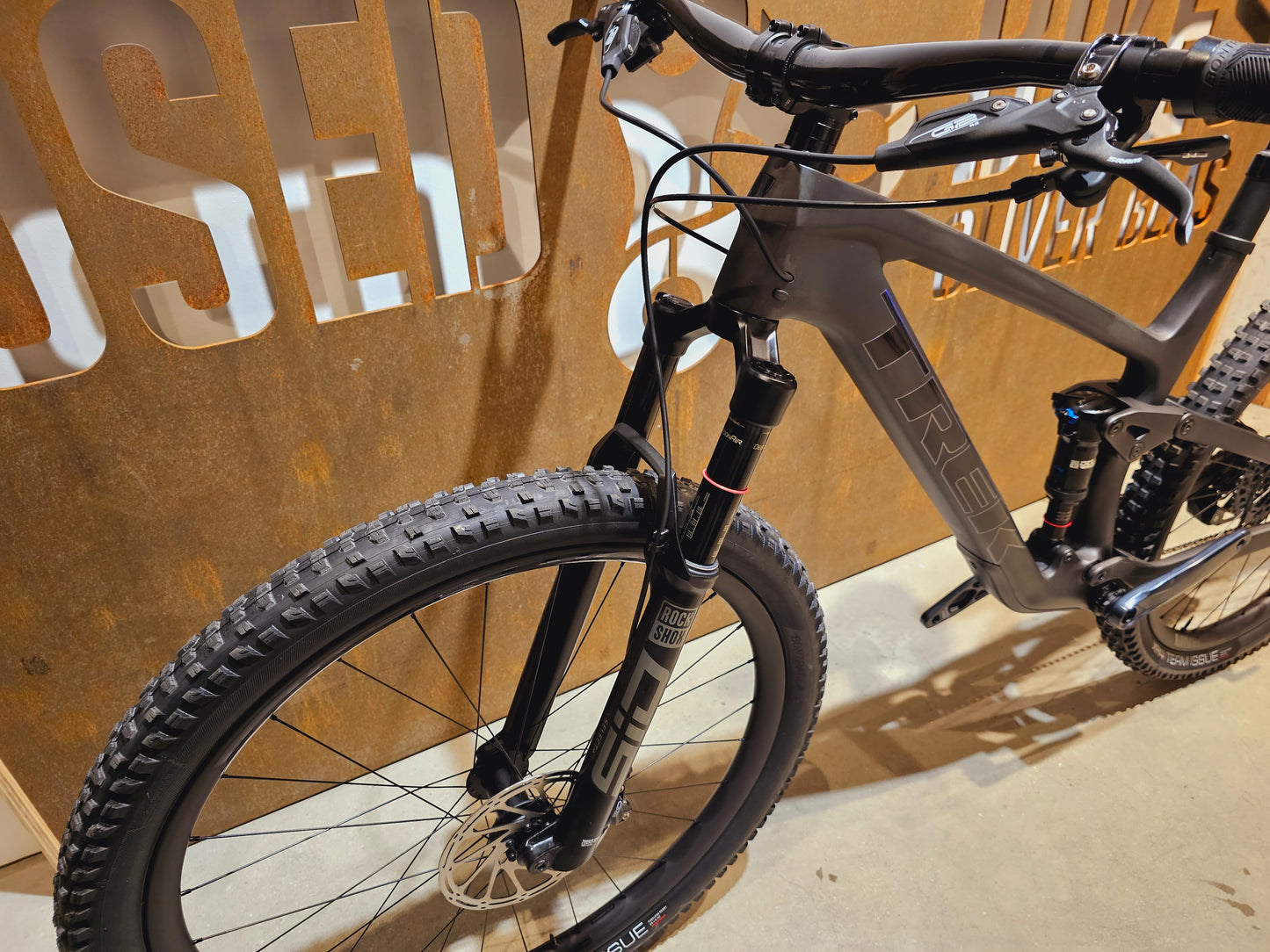 TREK TOP FUEL 9.8 AXS / L