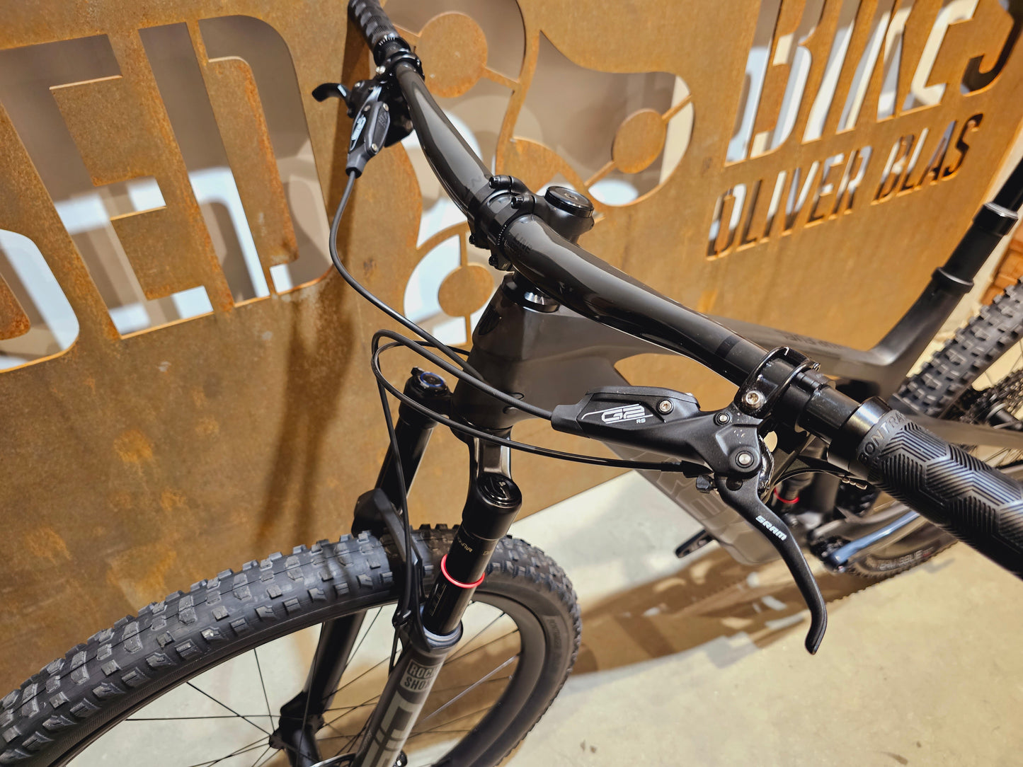 TREK TOP FUEL 9.8 AXS / L