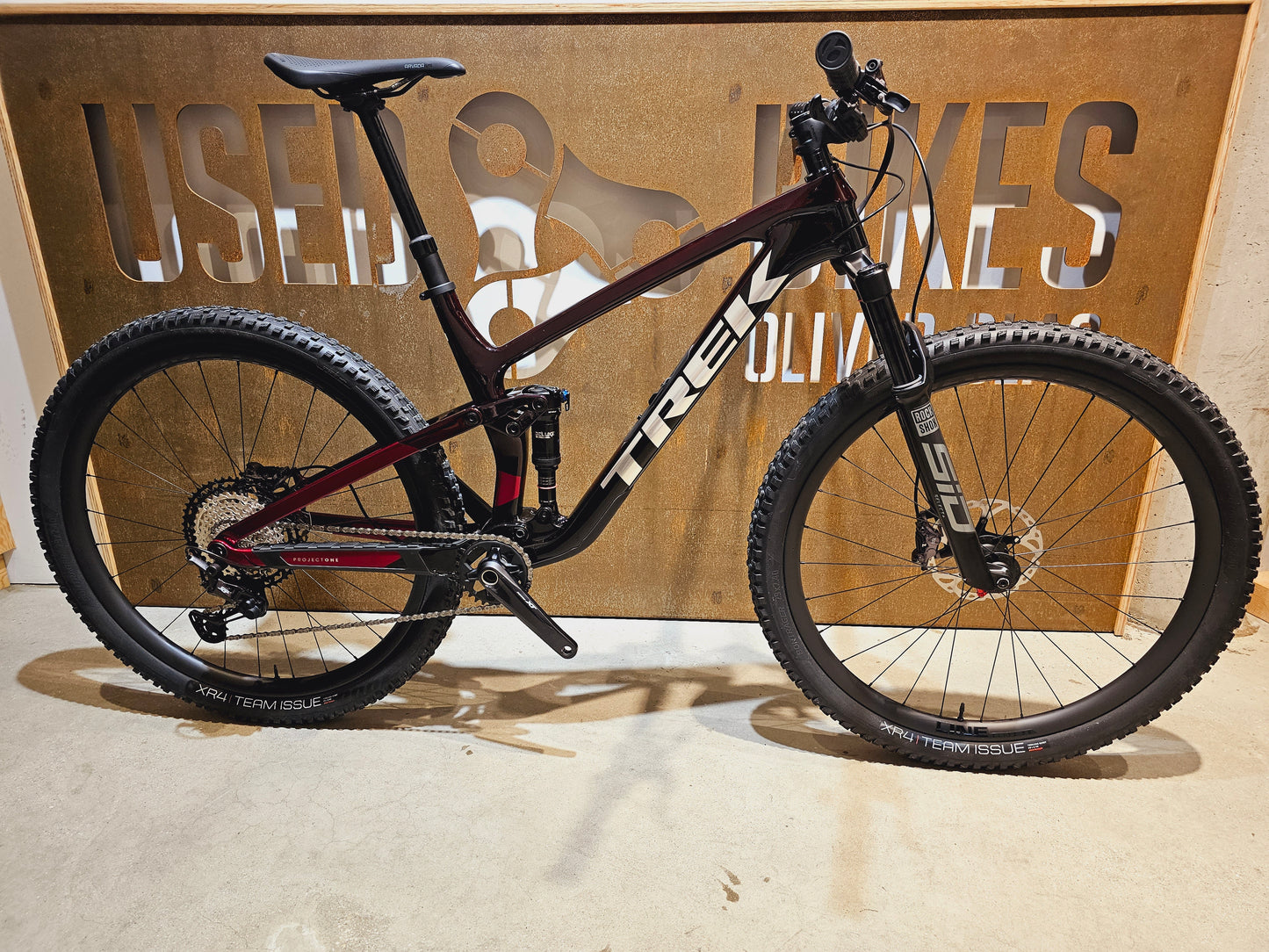 TREK TOP FUEL 9.8 XT / L
