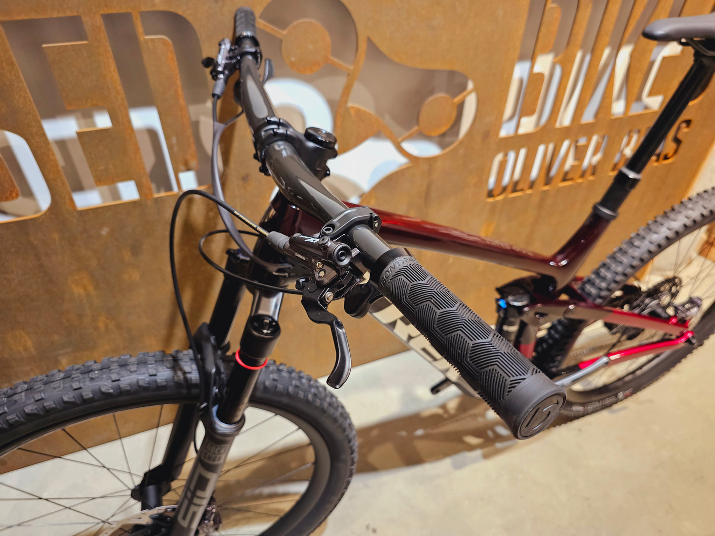 TREK TOP FUEL 9.8 XT / L