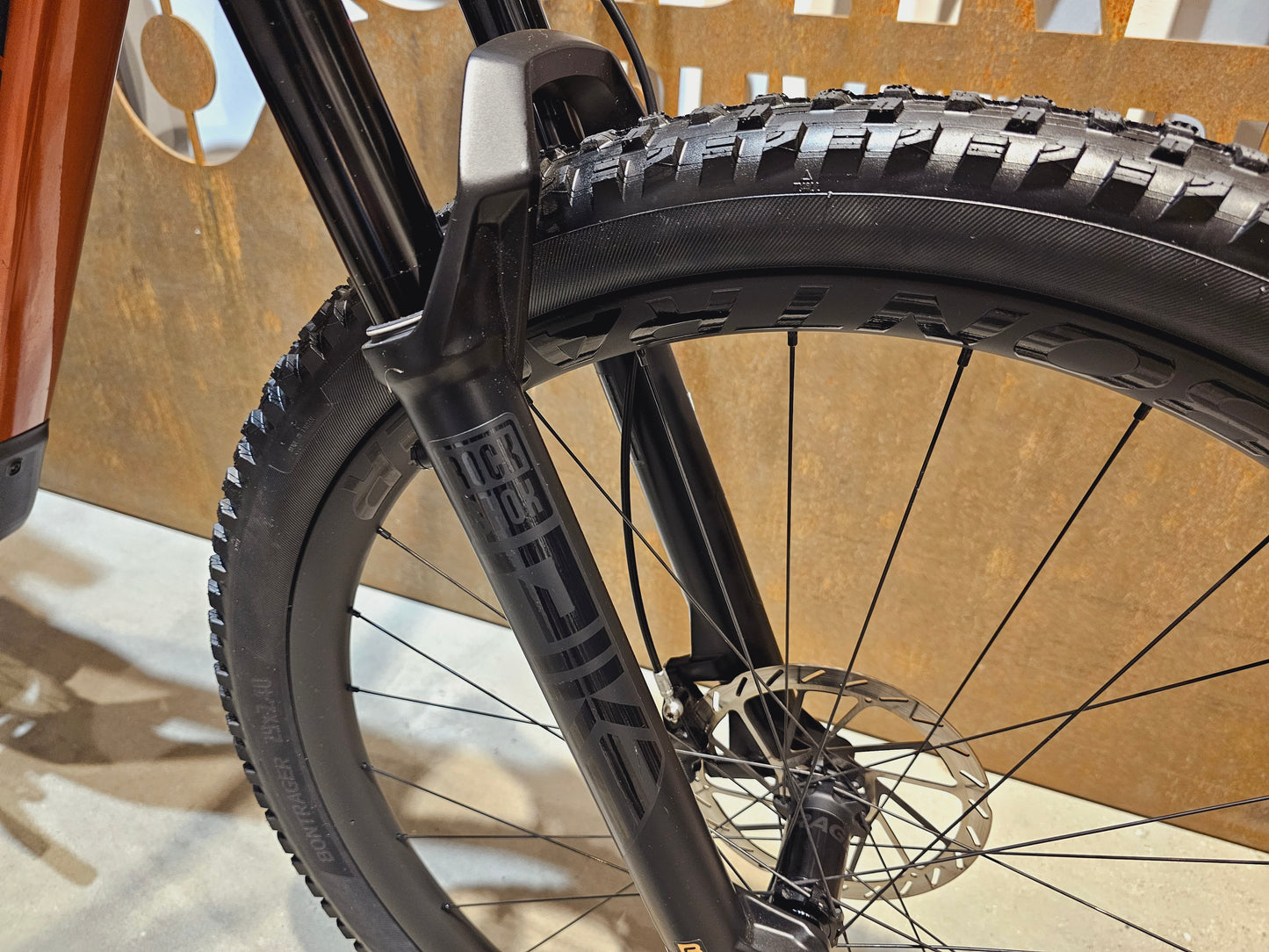 TREK TOP FUEL 9.9 AXS / L