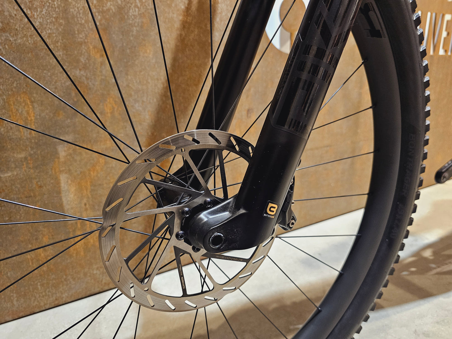 TREK TOP FUEL 9.9 AXS / L