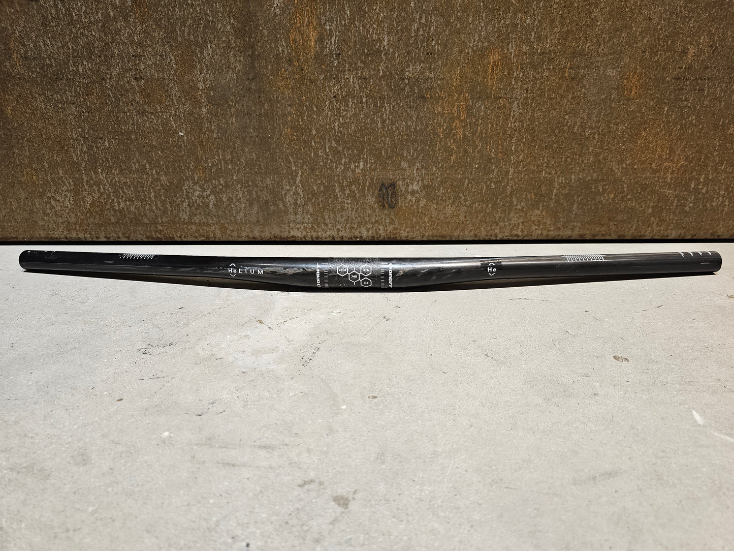 ONOFF COMPONENTS HELIUM CARBON LENKER MOUNTAINBIKE 0.2 LOW RISER 740MM