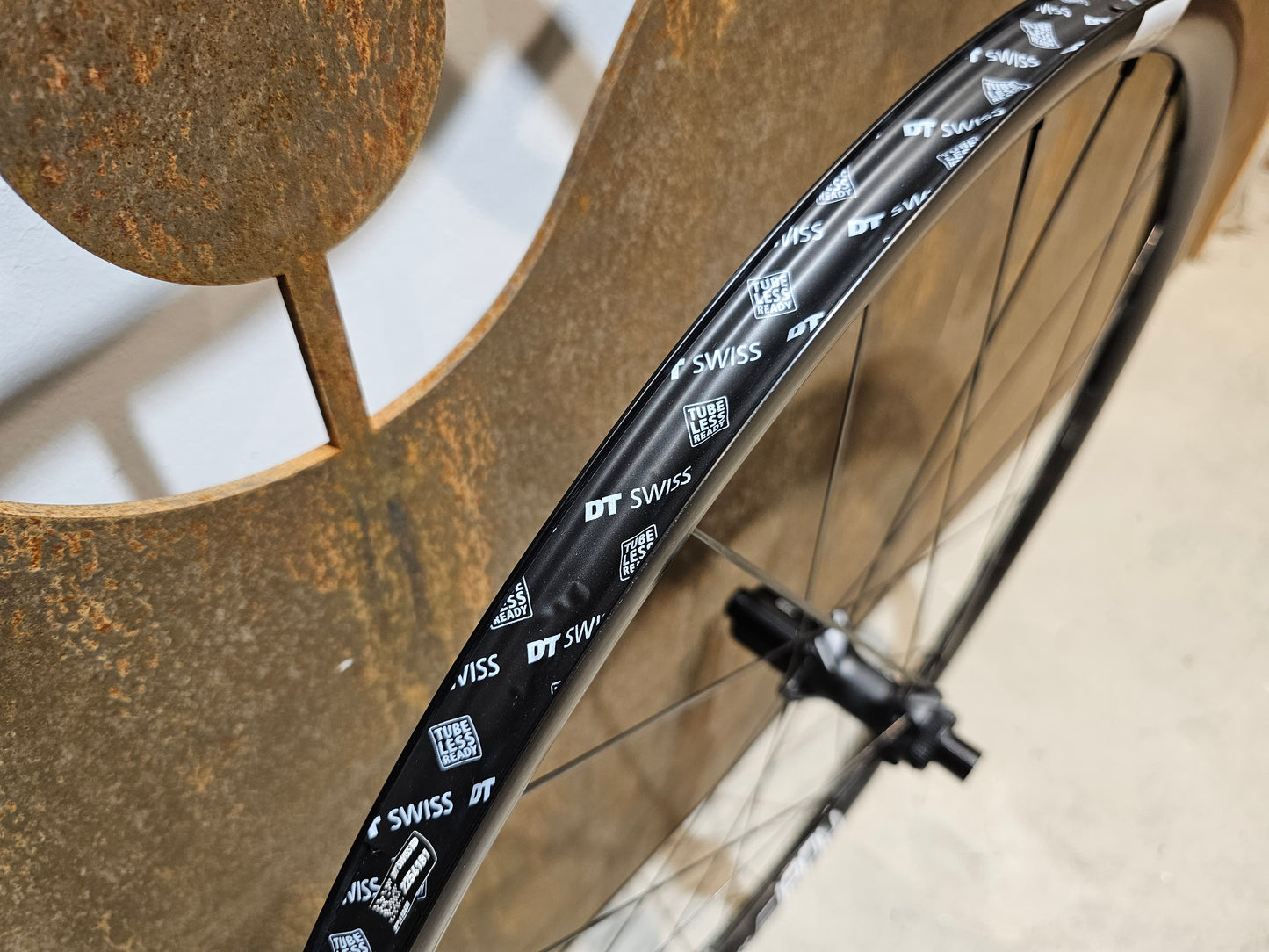 DT SWISS E1800 SPLINE 23 LAUFRADSATZ DISC