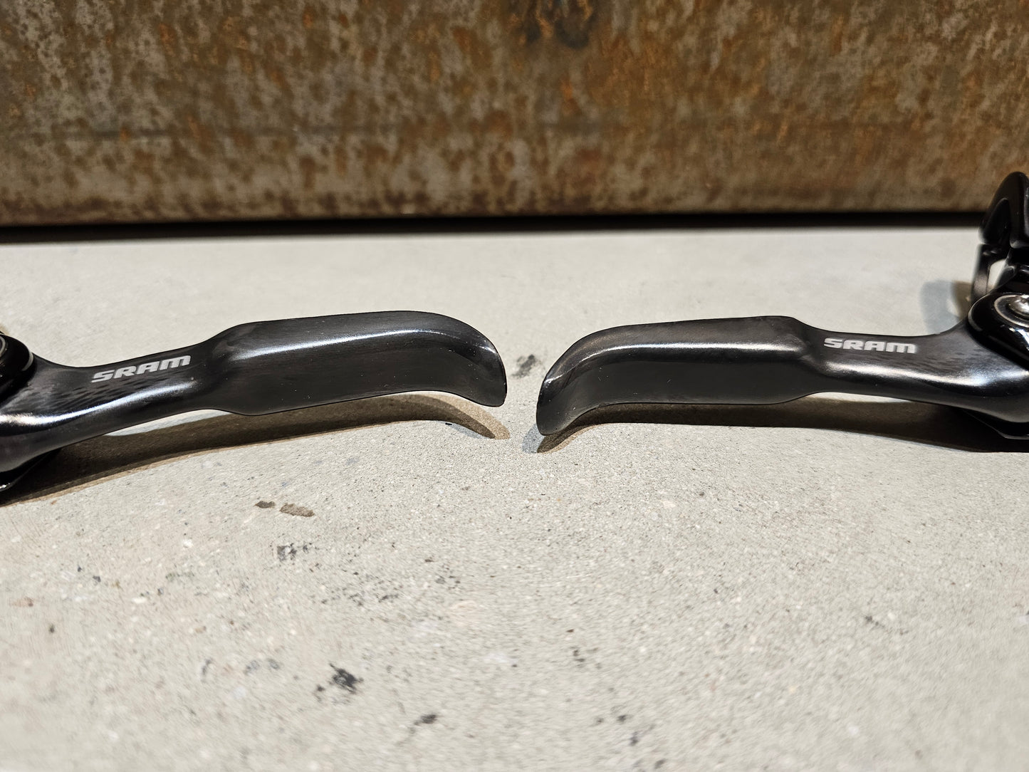 SRAM LEVEL ULTIMATE CARBON BREMSHEBEL SET