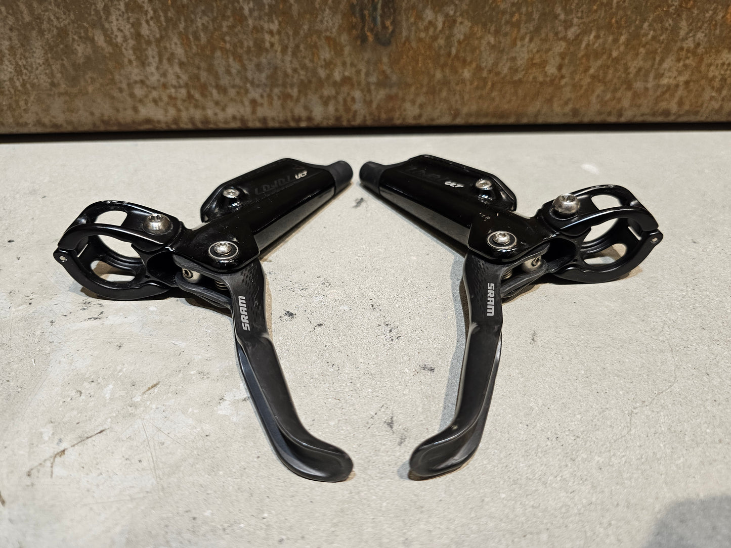 SRAM LEVEL ULTIMATE CARBON BREMSHEBEL SET