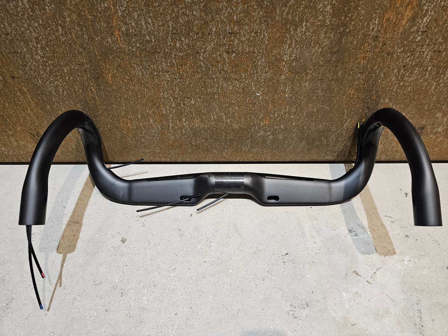 PRO VIBE AERO CARBON LENKER 400MM B-WARE