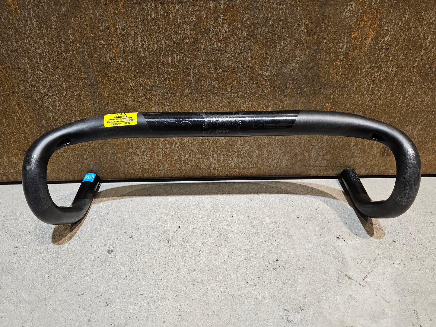 PRO VIBE CARBON ANATOMIC LENKER 420MM B-WARE