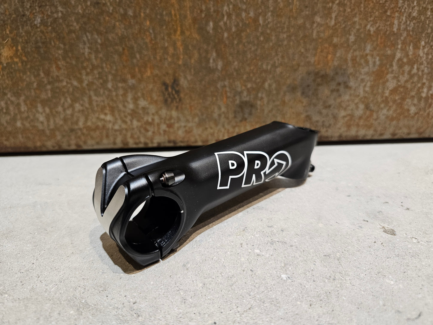 PRO VIBE DI2 VORBAU WHITE LABEL 31,8MM 1 1/8 / -17° / 130MM B-WARE