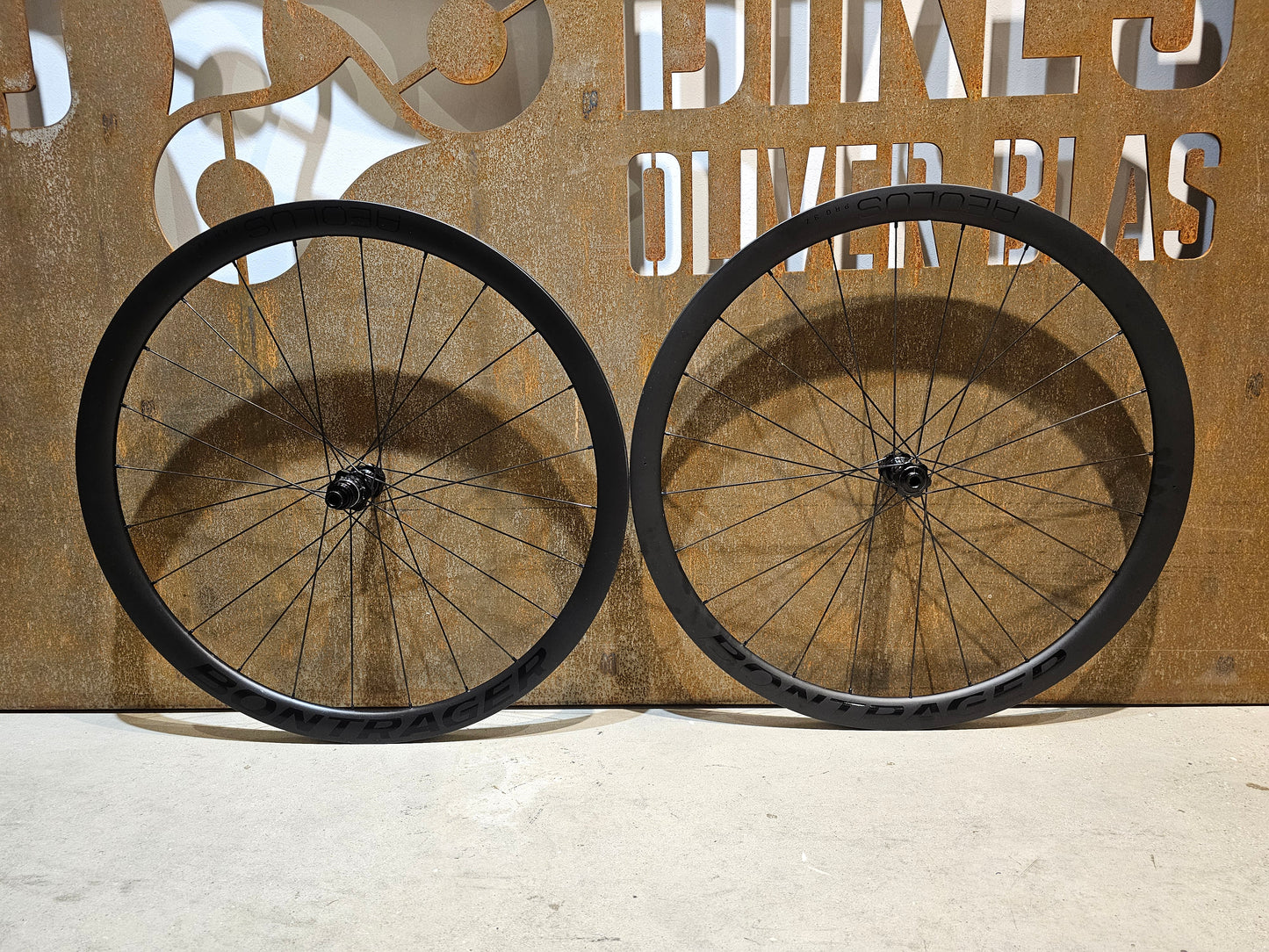 BONTRAGER AEOLUS PRO 37 TLR LAUFRADSATZ DISC