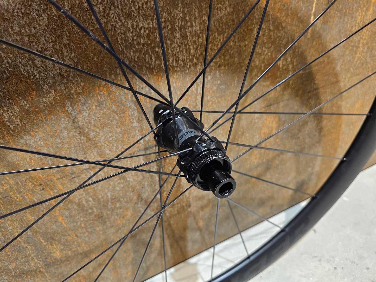 BONTRAGER AEOLUS PRO 37 TLR LAUFRADSATZ DISC