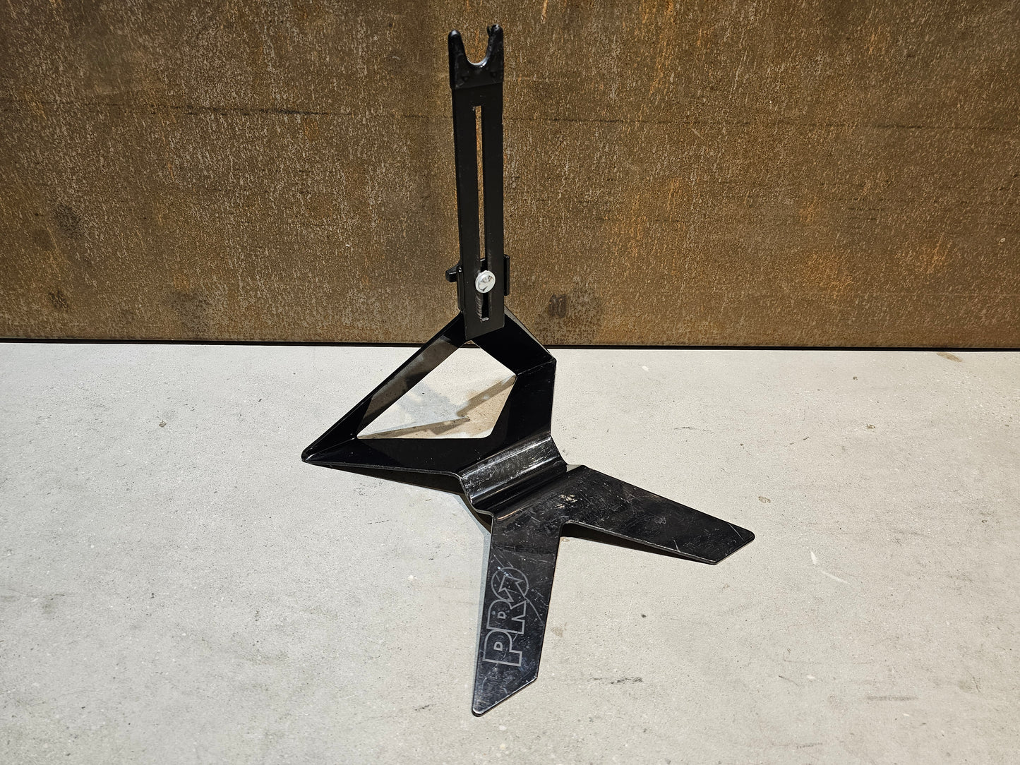 PRO FAHRRAD AUSSTELLUNGSSTÄNDER HÖHENVERSTELLBAR