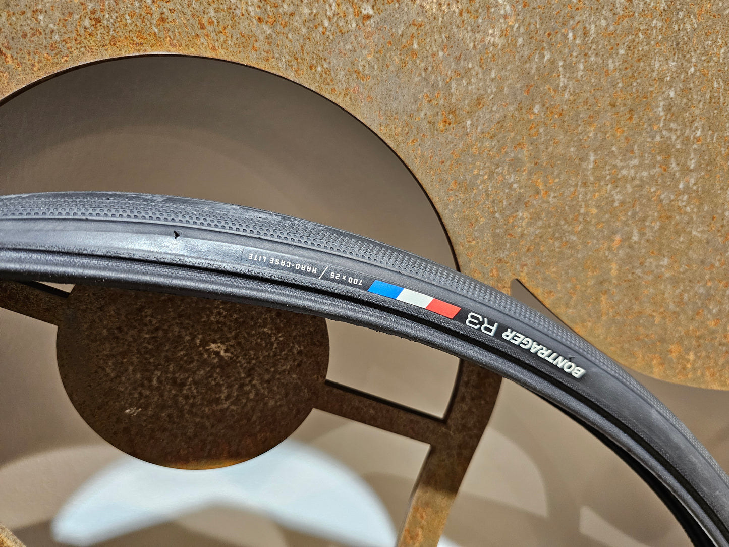 BONTRAGER R3 HARD-CASE LITE RENNRADREIFEN 700C X 25MM SCHWARZ