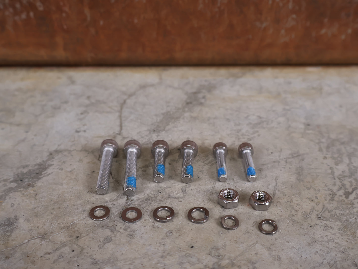 BONTRAGER VERSTELLBARER HINTERBAU-SEITENSTÄNDER / 24–29 ZOLL – DIREKTMONTAGE 18 MM