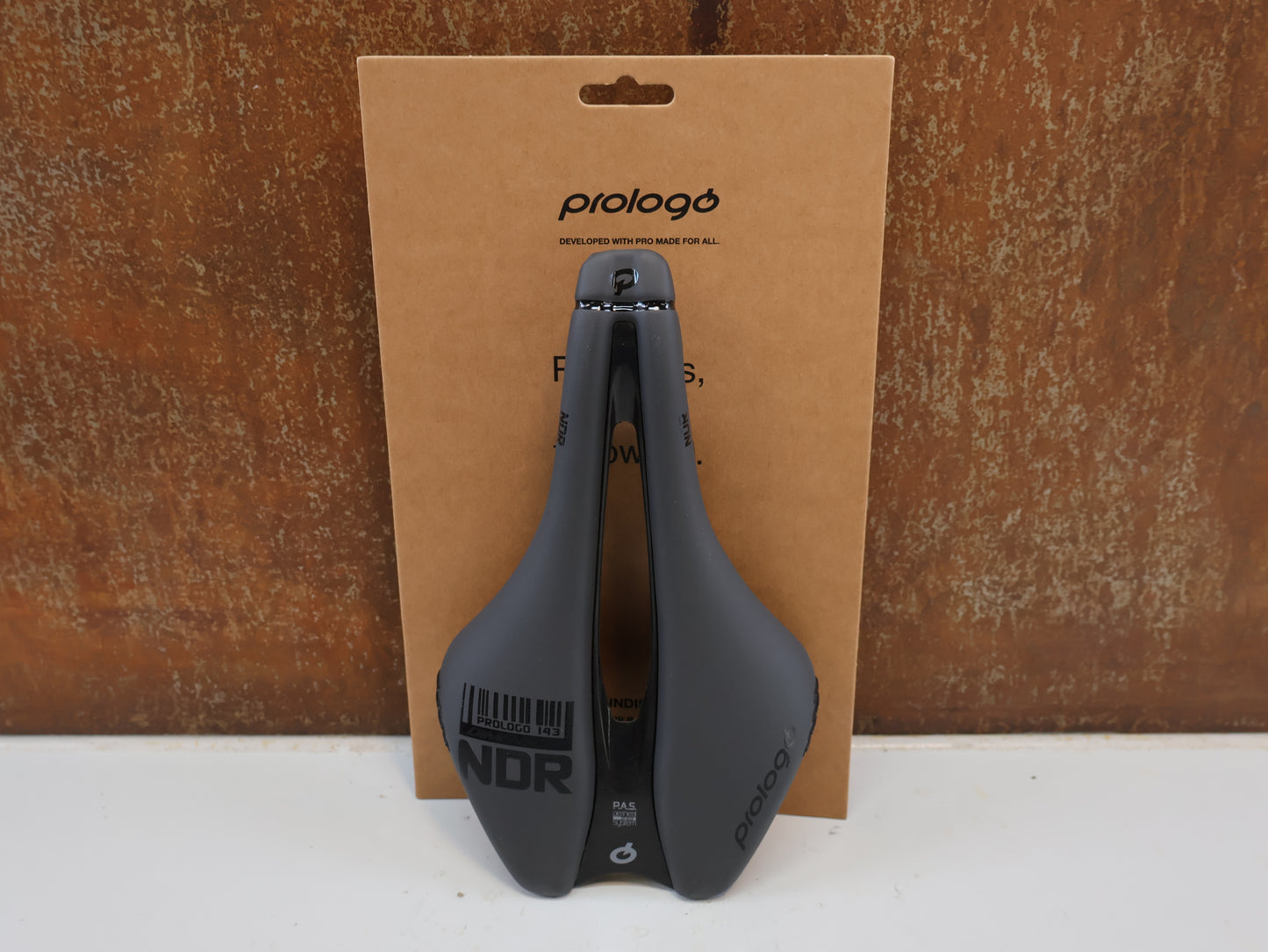 PROLOGO DIMENSION NDR NACK / CARBON SATTEL / 143 MM / ANTHRAZIT