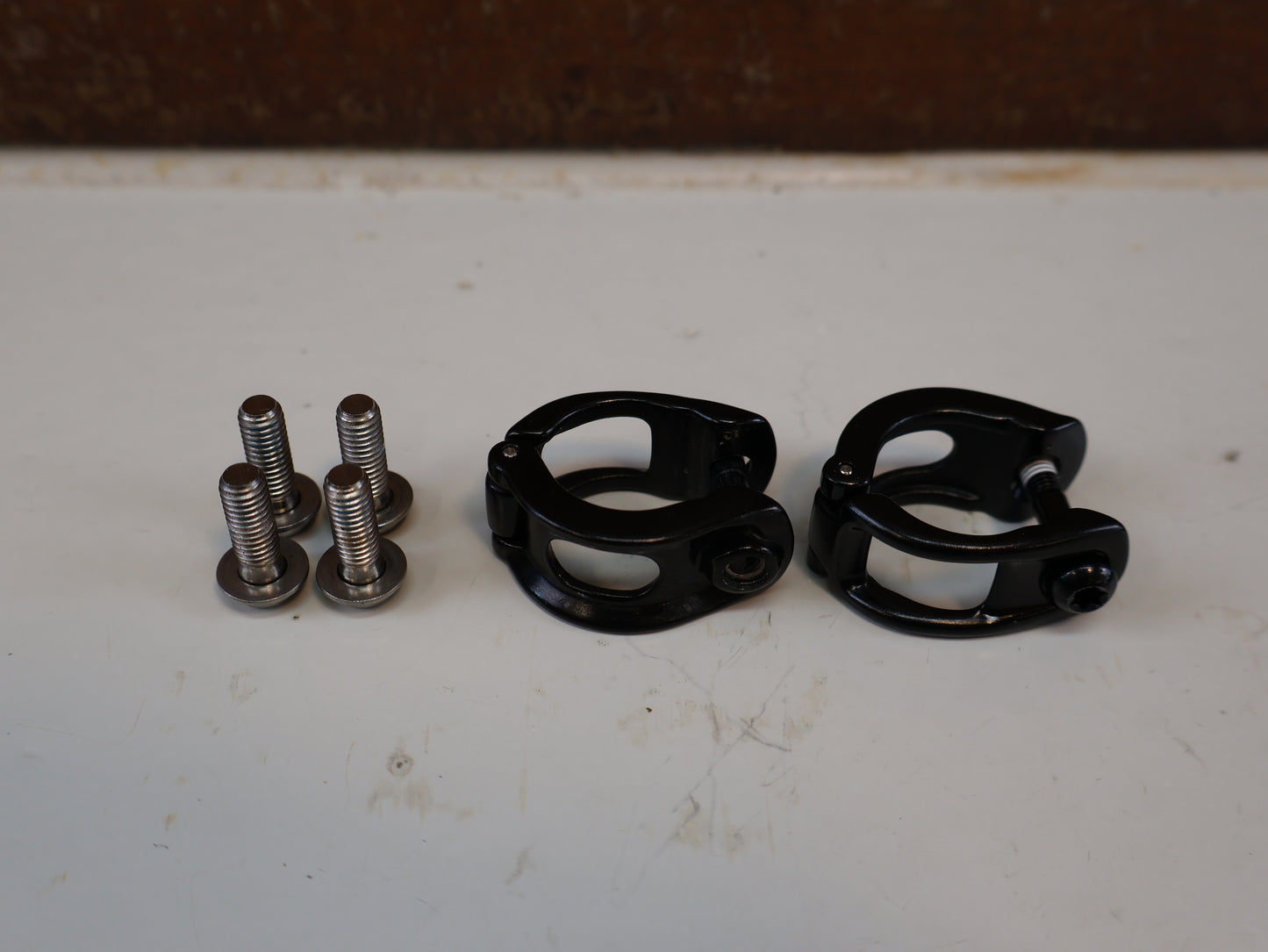 SRAM LEVEL ULTIMATE STEALTH C1 CARBON SET / VR + HR / 2-KOLBEN / STEALTH DESIGN