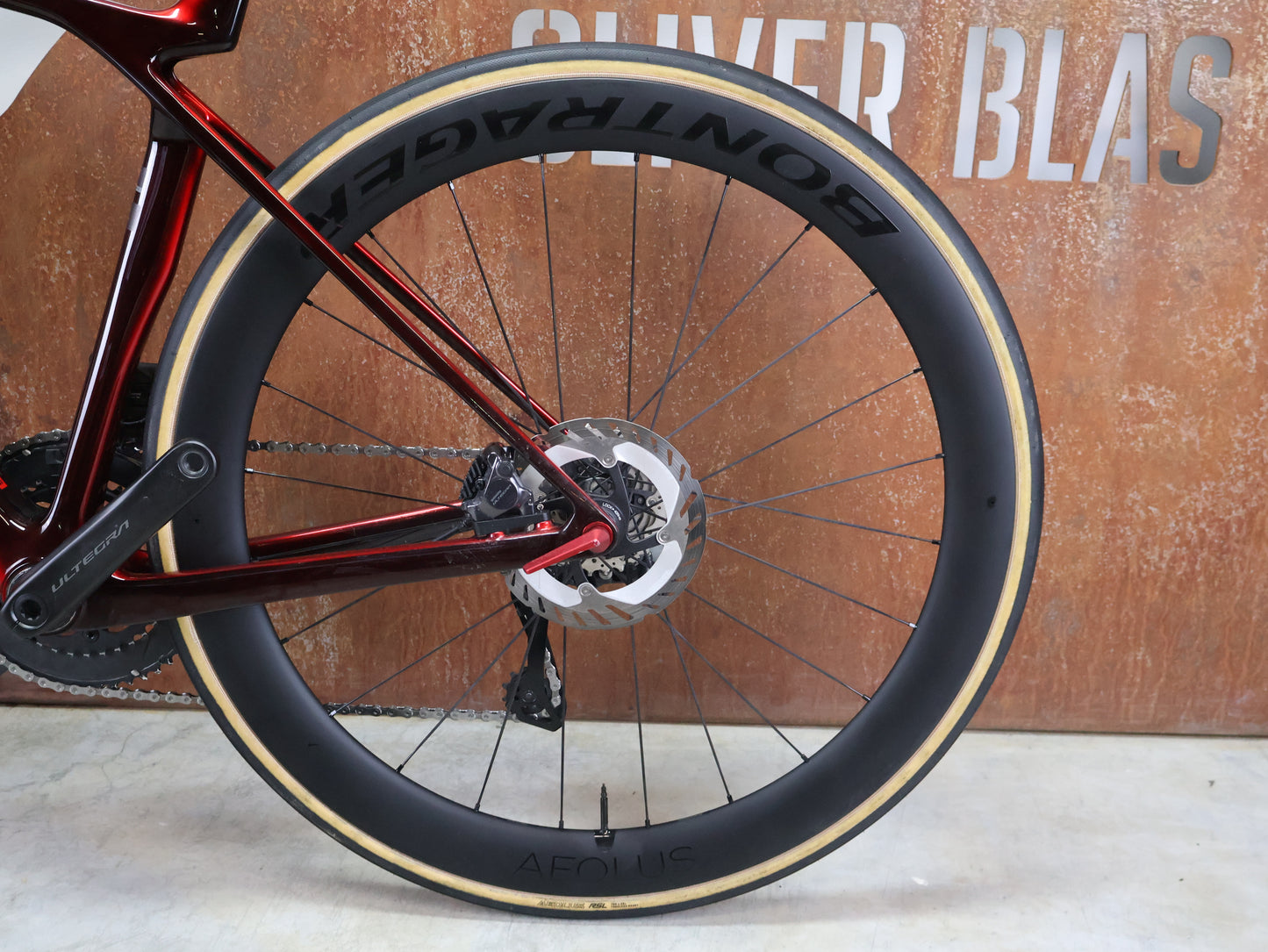 TREK MADONE SLR 7 GEN 8 / CARBON RED SMOKE / S