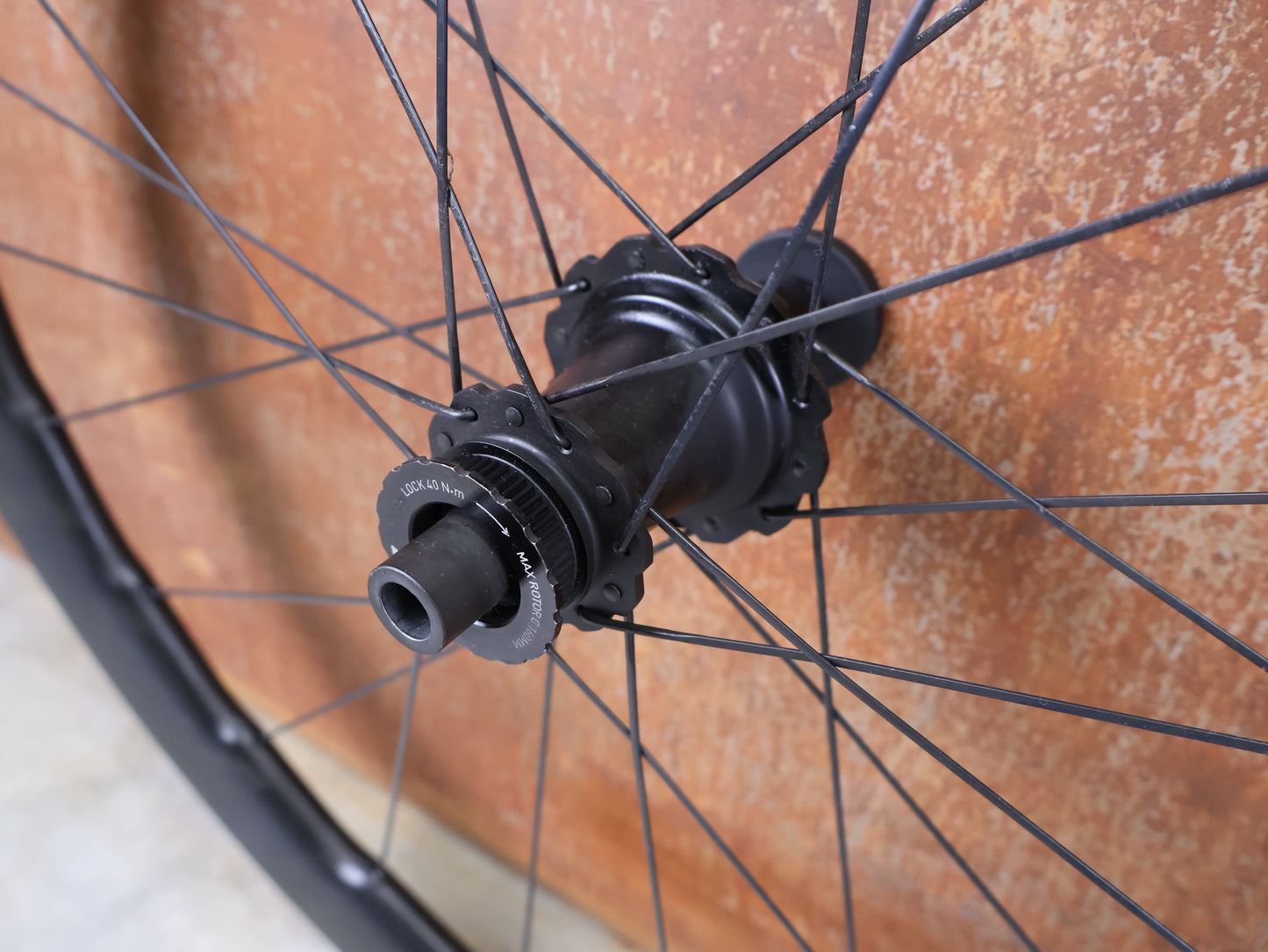 ZIPP 353 NSW / CARBON LAUFRADSATZ / TUBELESS / CENTERLOCK / SRAM XDR / 1371 G