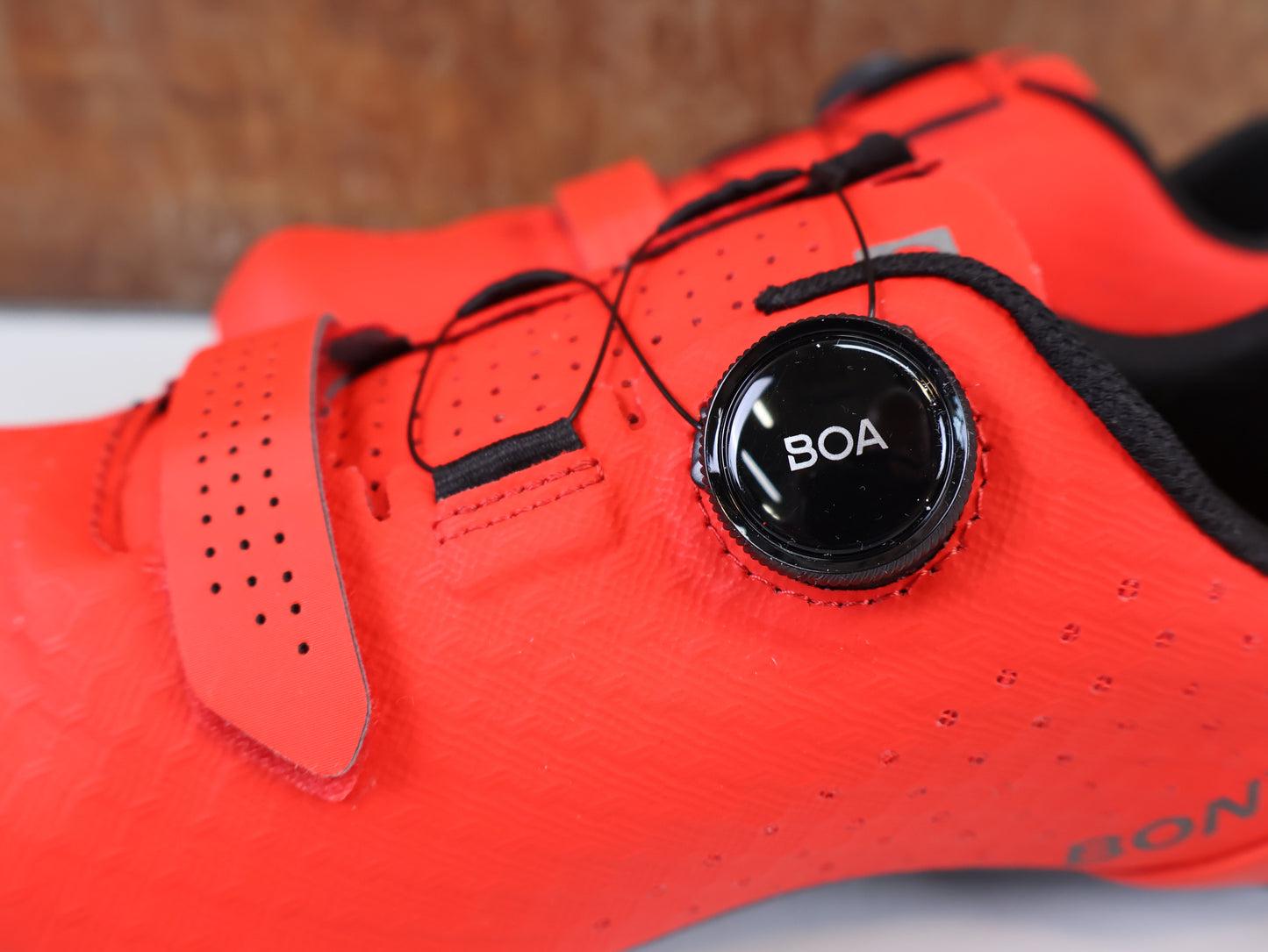 BONTRAGER CIRCUIT RENNRADSCHUH / BOA L6 / 2- & 3-LOCH KOMPATIBEL / RADIOACTIVE RED