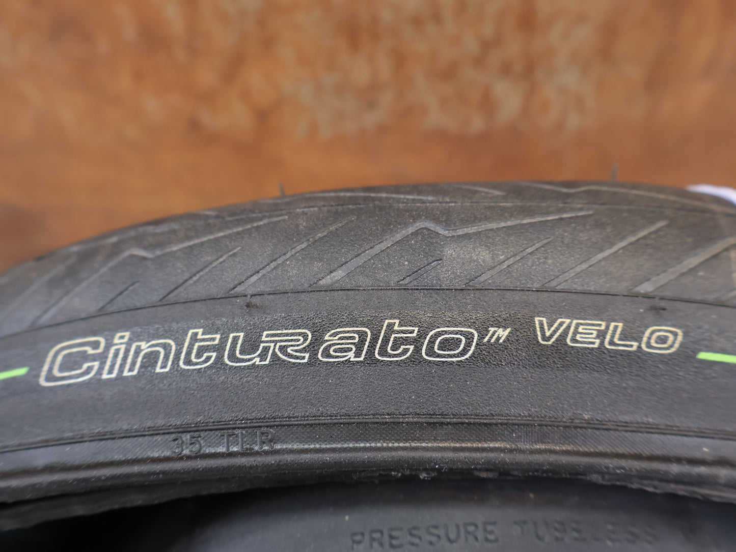 PIRELLI CINTURATO VELO 700X35C REIFEN TUBLESS READY SCHWARZ / 35-622