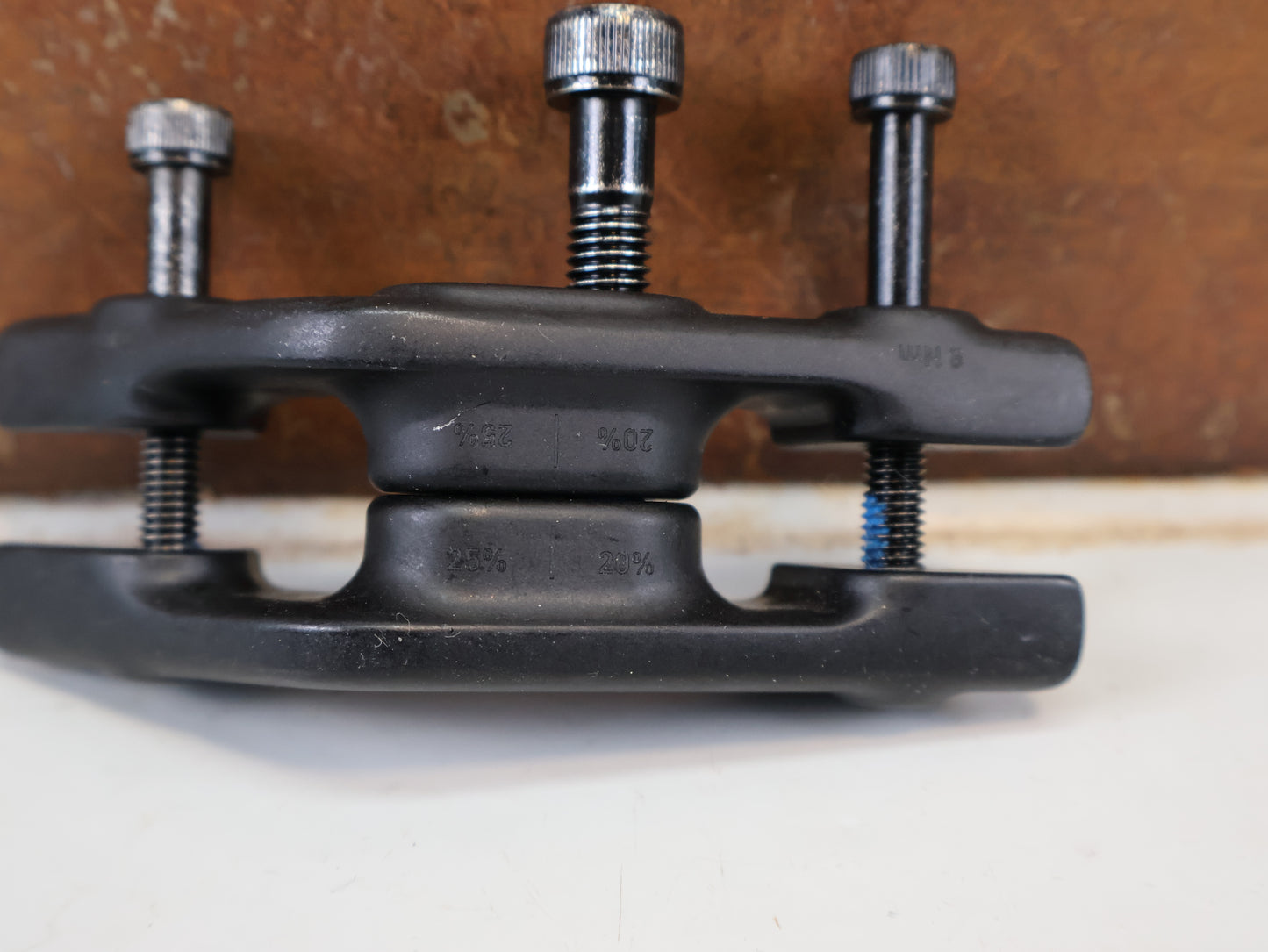 TREK SLASH 2024 MULLET LOWER SHOCK MOUNT BRACKETS / HAN 5317349
