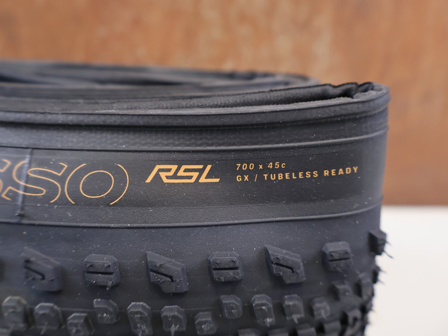 BONTRAGER BETASSO RSL GX TLR GRAVELREIFEN 700C X 45 MM ORIGINALVERPACKT
