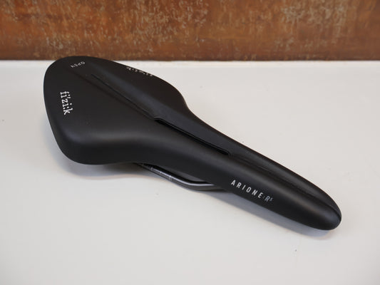 FIZIK ARIONE R5 OPEN LARGE / RENNRADSATTEL / S-ALLOY / WINGFLEX / SCHWARZ