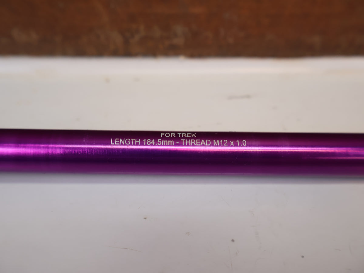 Burgtec Trek Steckachse 184.5mm M12x1.0 Purple Rain 10104