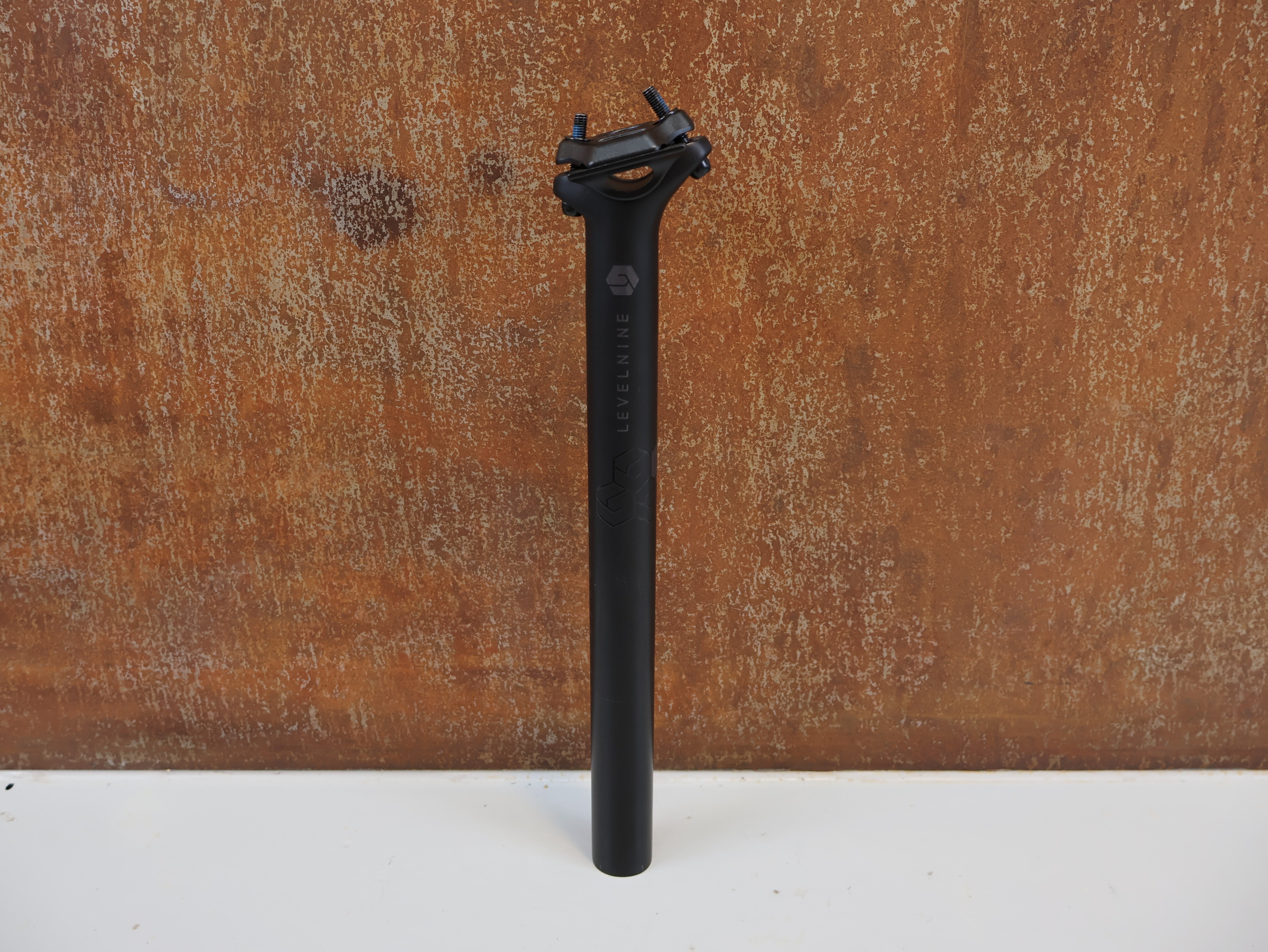 LEVELNINE UNIVERSAL CARBON SATTELSTÜTZE / 30.9 MM / 350 MM / SB 0 MM –