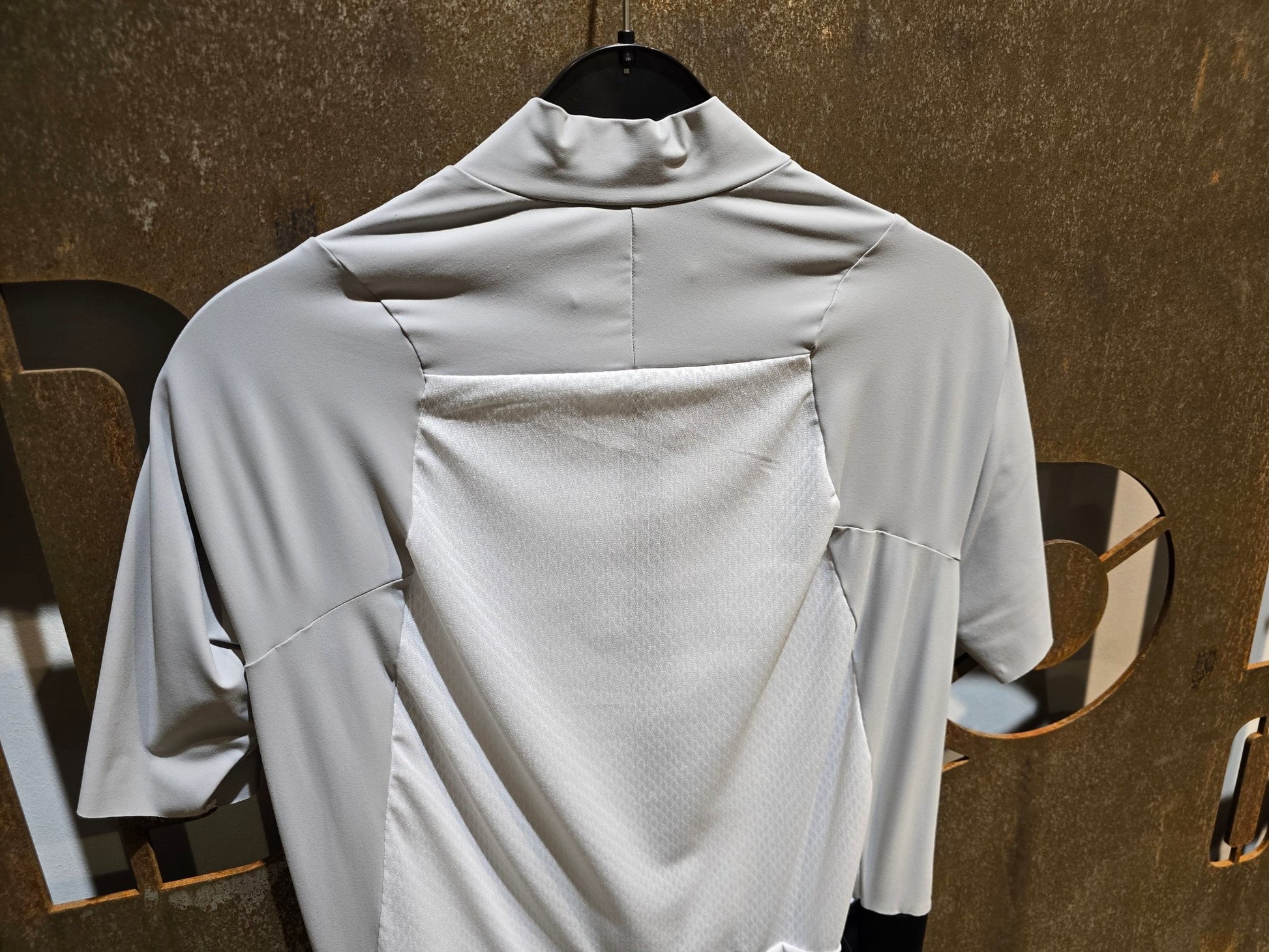 Trikot Herren von Assos, ASSOS MILLE GTS JERSEY C2 / KURZARM TRIKOT / HERREN in variant_title vor USEDBIKES - OB.DE Hintergrund