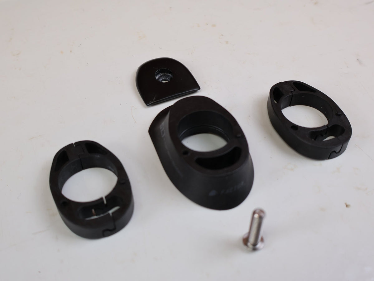 Lenker von Black Ink, Black Inc Integrated Aero Barstem AB02 Cockpit 40x110mm vor USEDBIKES-OB.DE Hintergrund
