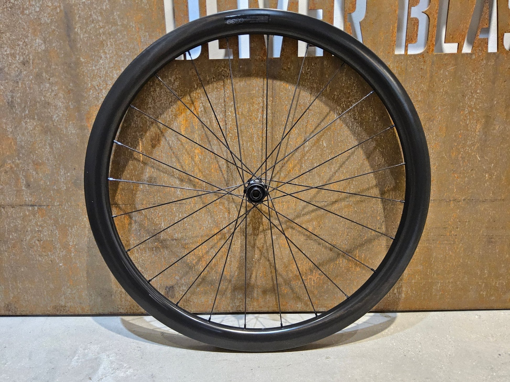 Laufrad/Laufradsatz von Bmc, BMC CG 39 CARBON LAUFRADSATZ DISC vor USEDBIKES - OB.DE Hintergrund