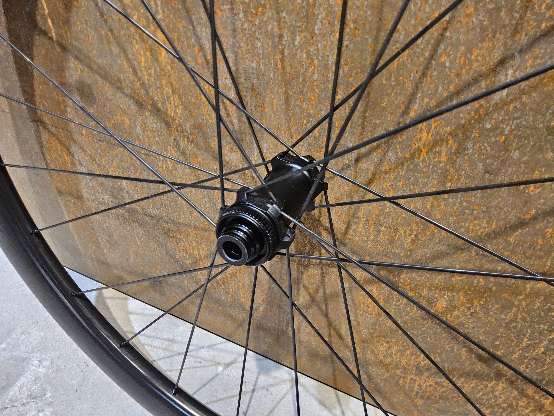 Laufrad/Laufradsatz von Bmc, BMC CG 39 CARBON LAUFRADSATZ DISC vor USEDBIKES - OB.DE Hintergrund