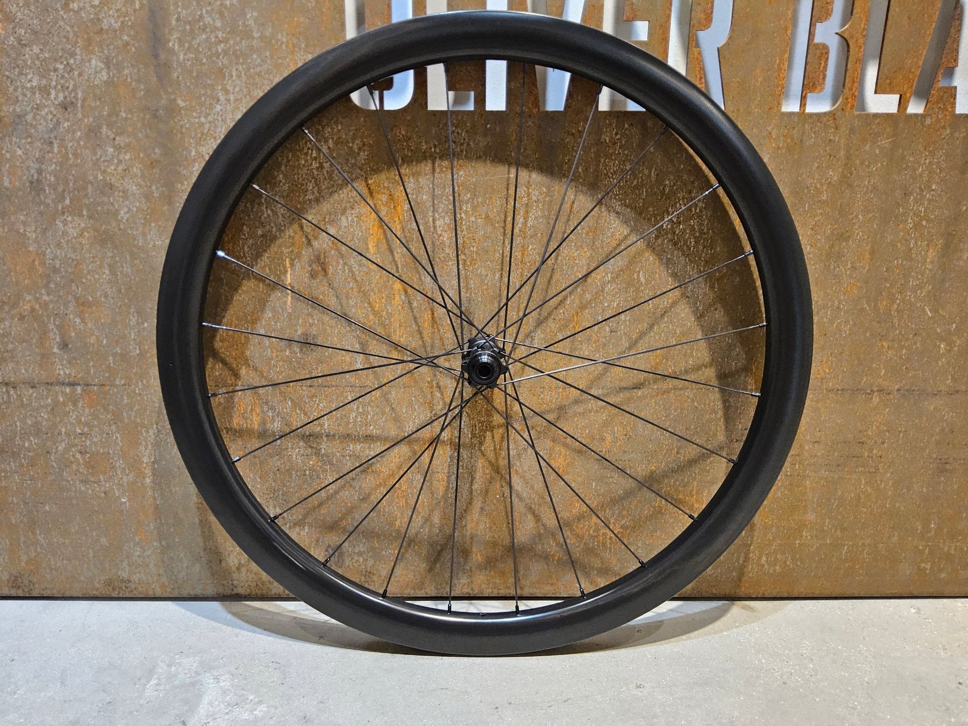 Laufrad/Laufradsatz von Bmc, BMC CG 39 CARBON LAUFRADSATZ DISC vor USEDBIKES - OB.DE Hintergrund