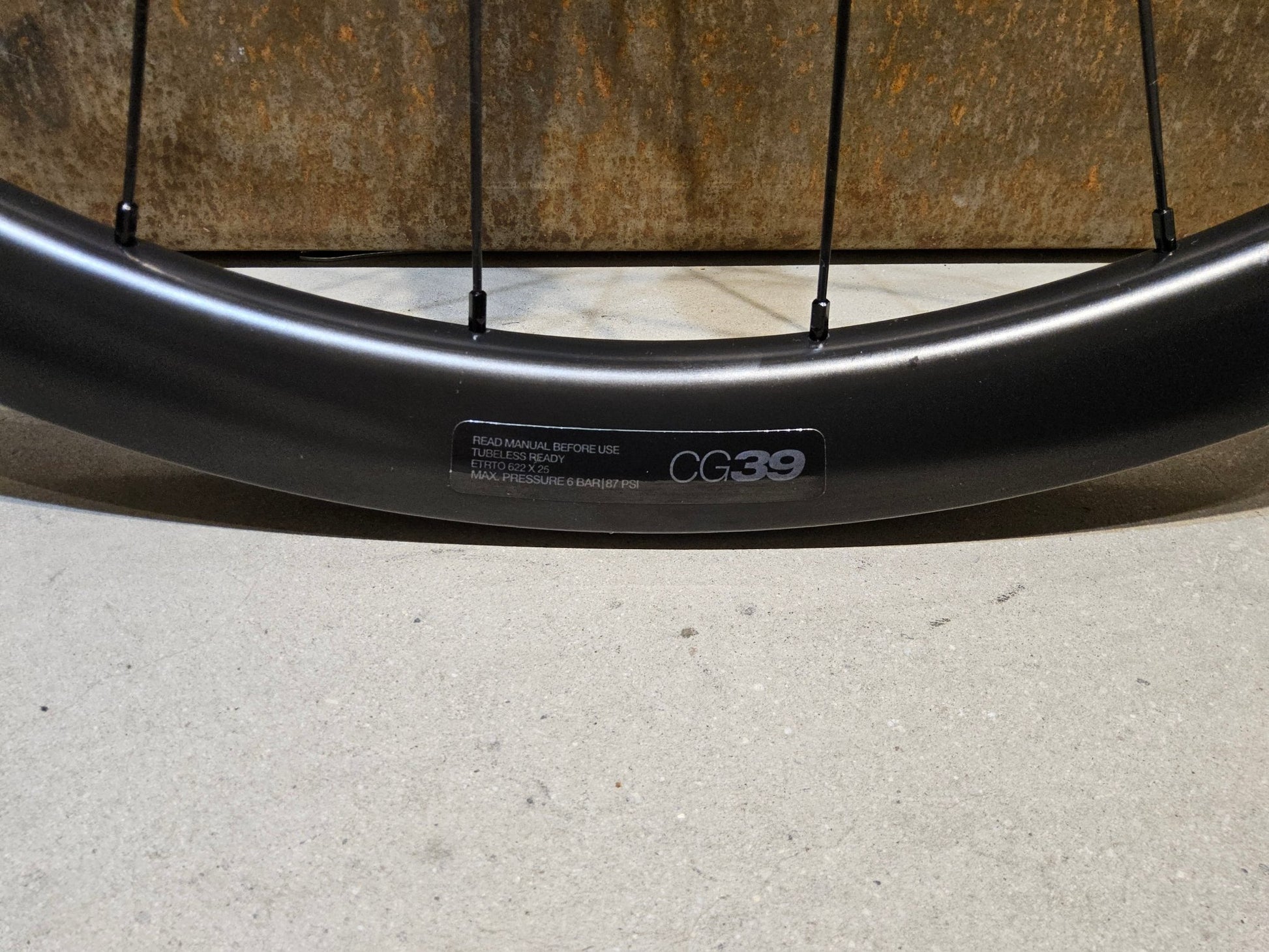 Laufrad/Laufradsatz von Bmc, BMC CG 39 CARBON LAUFRADSATZ DISC vor USEDBIKES - OB.DE Hintergrund