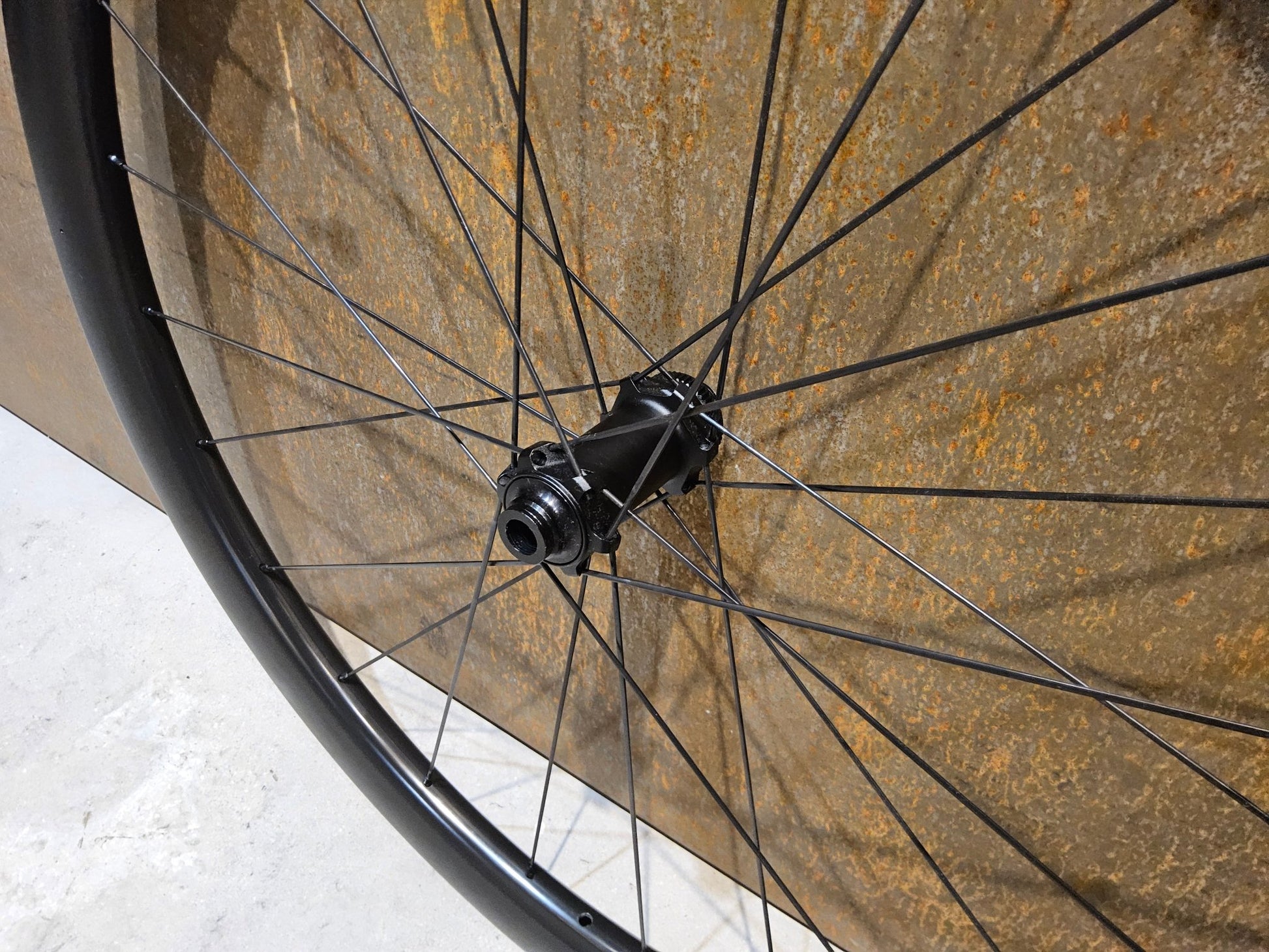 Laufrad/Laufradsatz von Bmc, BMC CG 39 CARBON LAUFRADSATZ DISC vor USEDBIKES - OB.DE Hintergrund