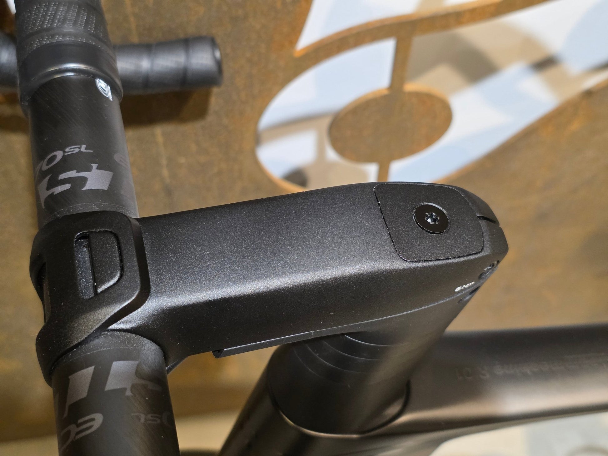 Rennrad von Bmc, BMC R01 FOUR / SHIMANO ULTEGRA DI2 / 54CM vor USEDBIKES - OB.DE Hintergrund